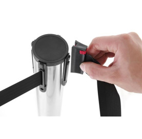 Słupek odgradzający z taśmą